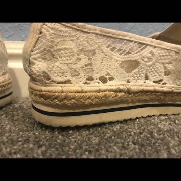 a see through flower flat thick braided bottom - Picture 3 of 6